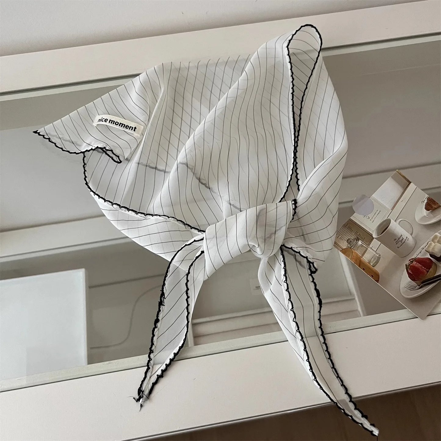 Foulard Tête Blanc Pois Coréen Femme - Triangle Soie Cheveux Style Kawaii Français
