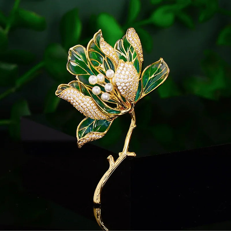 Broche Fleur Pivoine Strass Perle Luxe Résine Élégante – Pin's Mariage Soirées Couple Unisexe