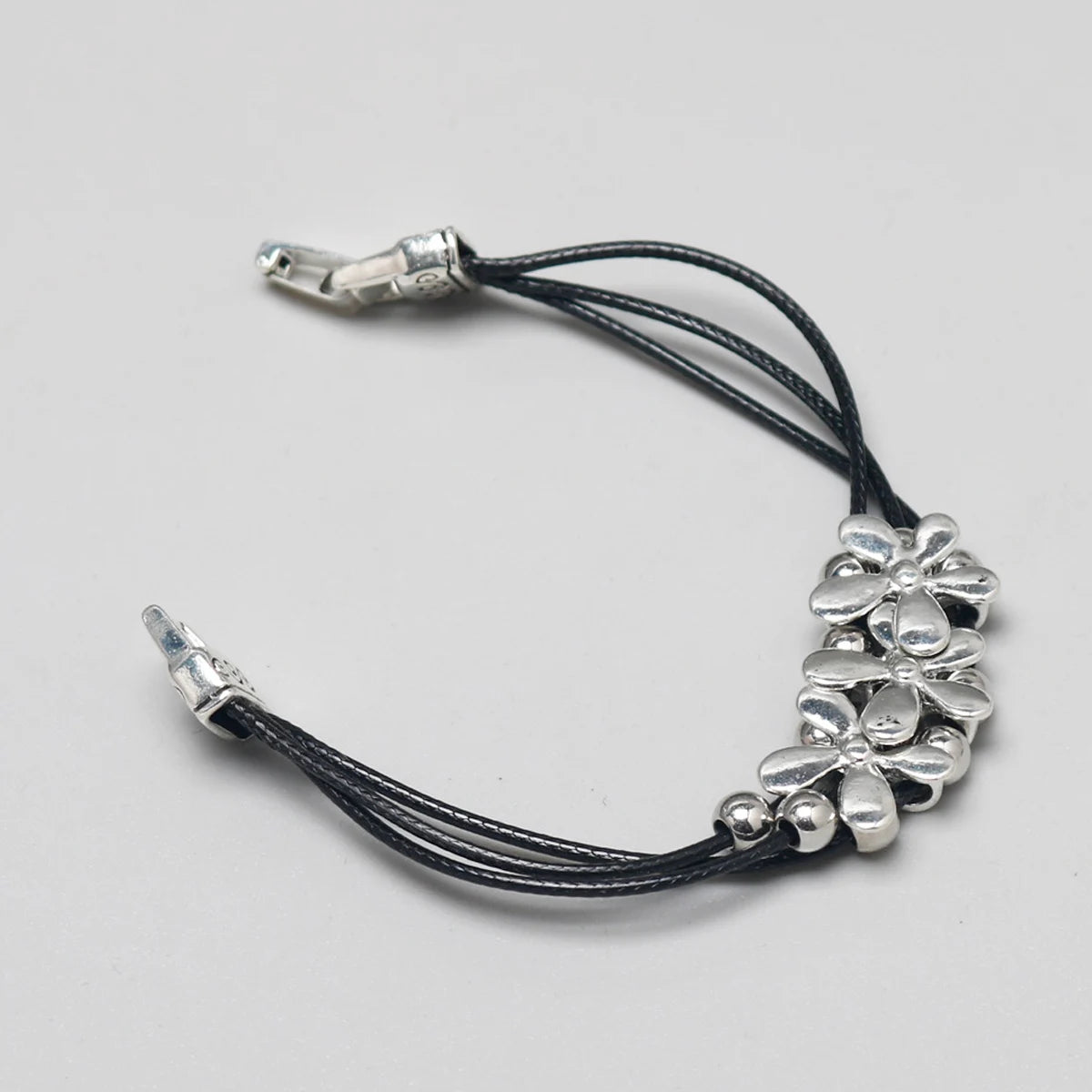 Bracelet Multicouche Cuir Fleur Bohème Vintage Porte-Bonheur – Fait Main Amitié Couples Unisexe