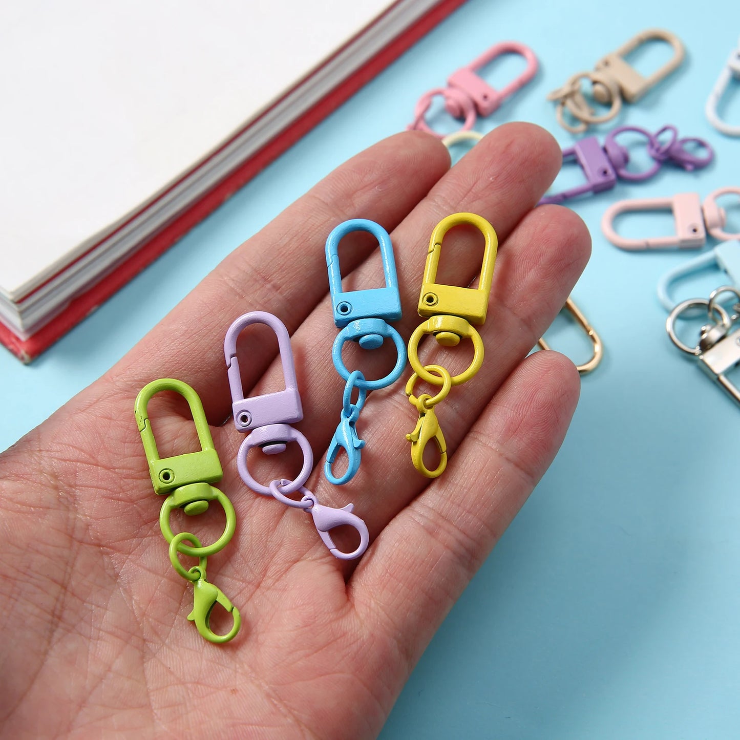Mousquetons Métalliques Colorés – Lot de 10, 50 ou 100 pcs