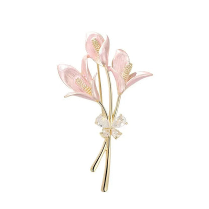 Broche Florale Romantique – Pin Élégant Rose Pivoine Iris