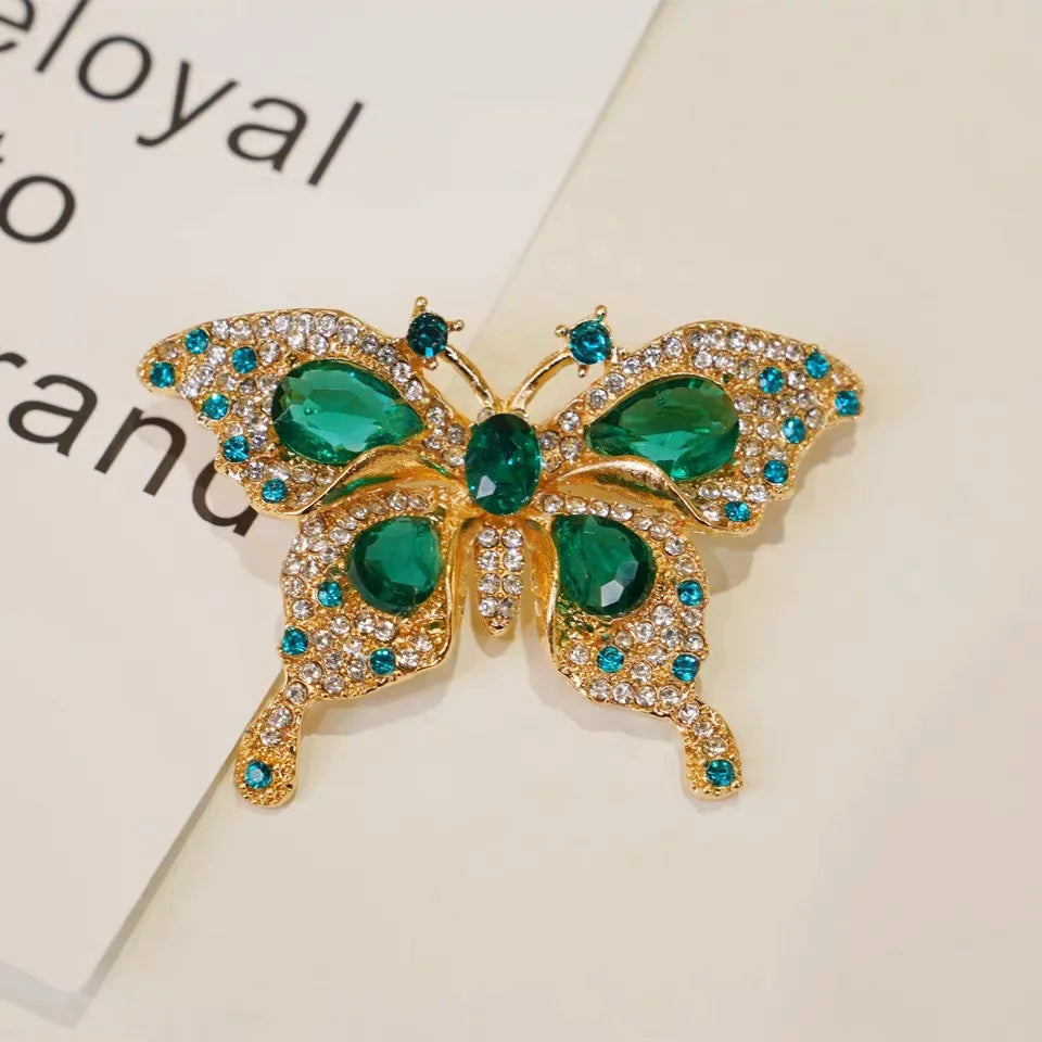 Broche Papillon Cristaux Verts Vintage Luxueuse – Pin's Insecte Élégant Strass Unisexe