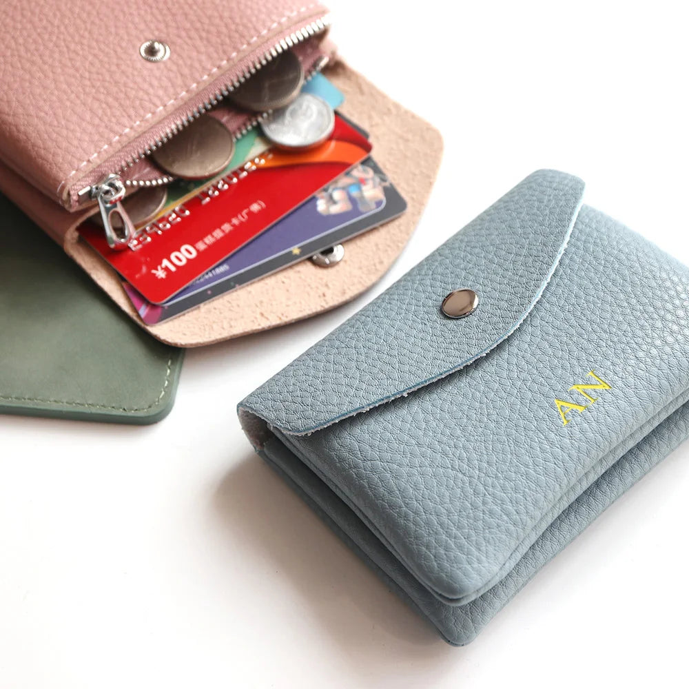 Portefeuille Femme Cuir PU Personnalisable Lettres Nom - Porte-Carte Monnaie Compact Rabat Cadeau Unique