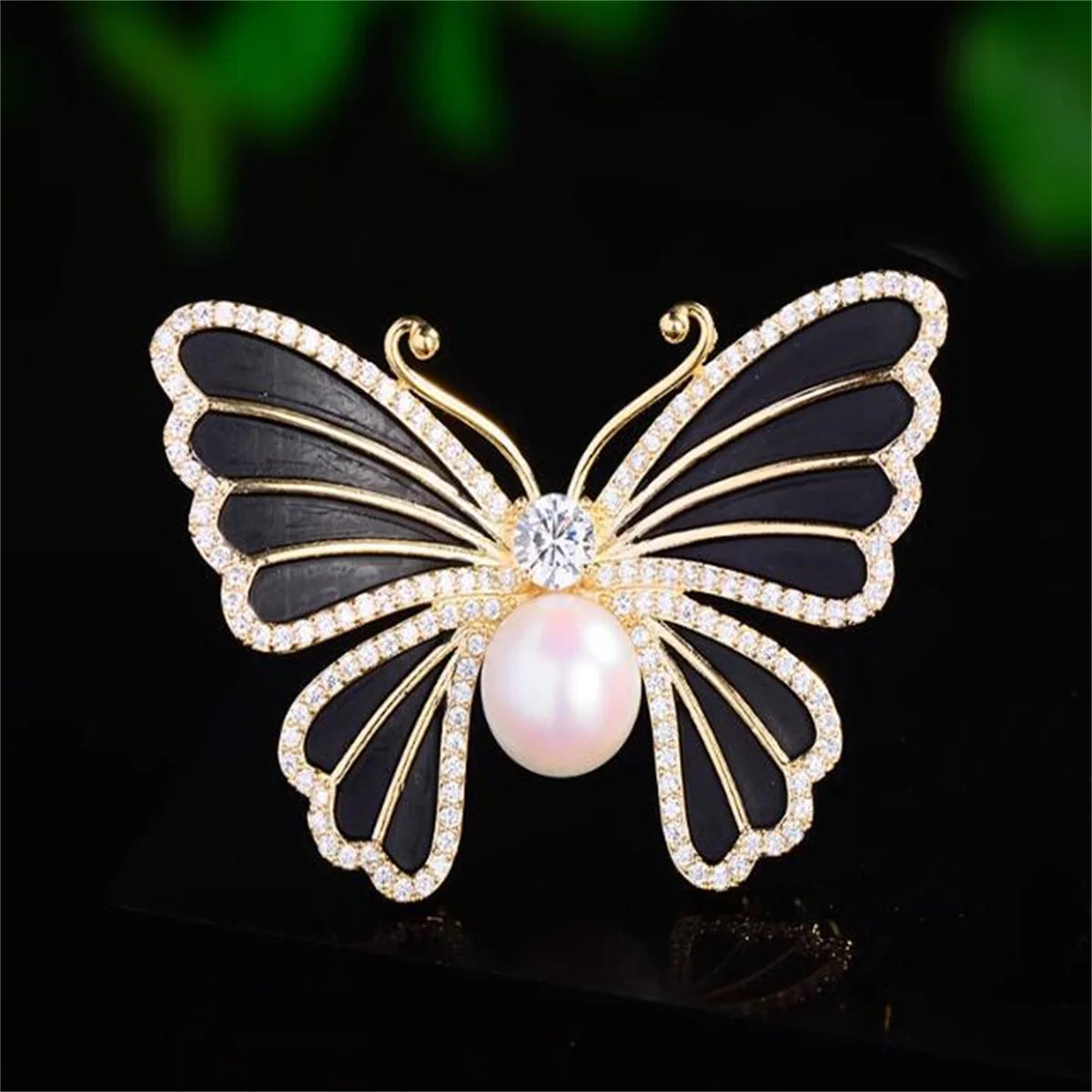 Broche Papillon Luxueuse Exquise – Pin's Fleur Poitrine Élégant Femme