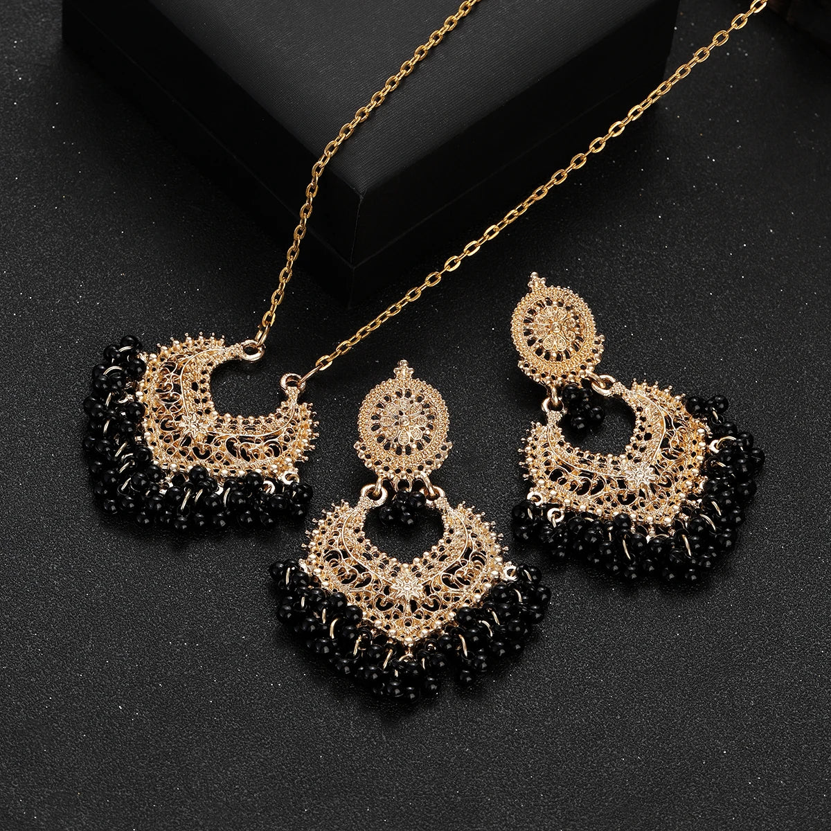Ensemble Bijoux Indien Perles Pompons Doré – Collier Boucles Vintage