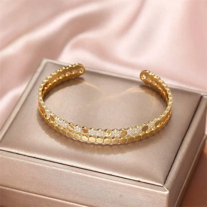 Bracelet Manchette Cuivre & Zirconia Femme – Ouvert Géométrique, Style Vintage Doré