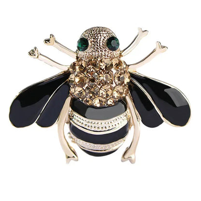 Broche Abeille Mignonne Émail Noir Cristaux Zircons – Pin's Luxe Charm Femme