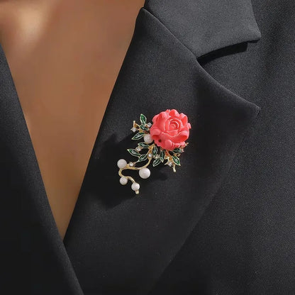 Broche Florale Romantique – Pin Élégant Rose Pivoine Iris