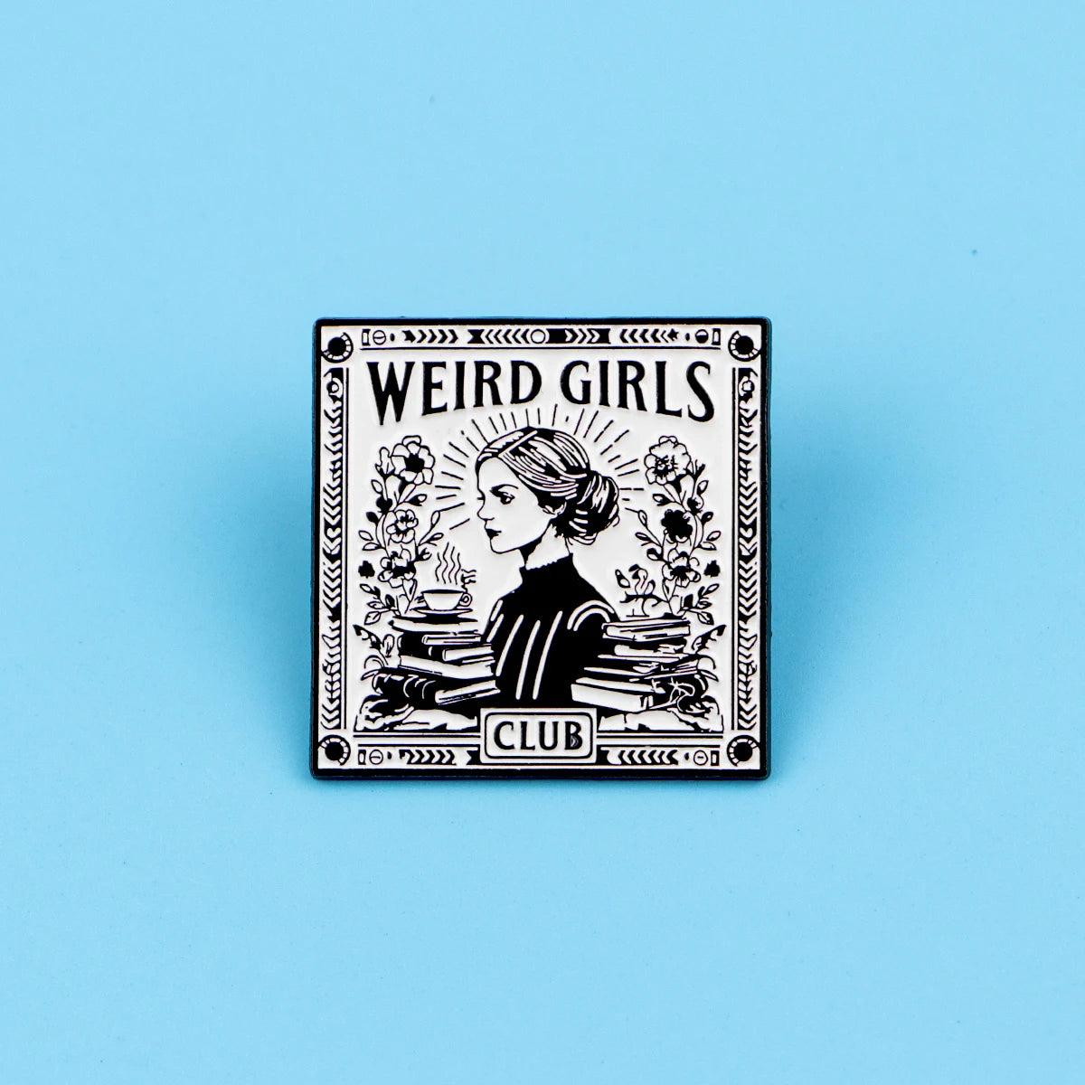 Pin's Émaillé Weird Girl Club Designs Alternatifs – Broche Badge Métal Unisexe
