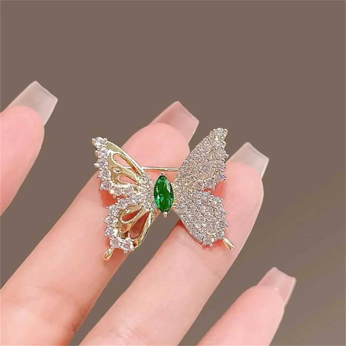 Broche Papillon Luxueuse Exquise – Pin's Fleur Poitrine Élégant Femme