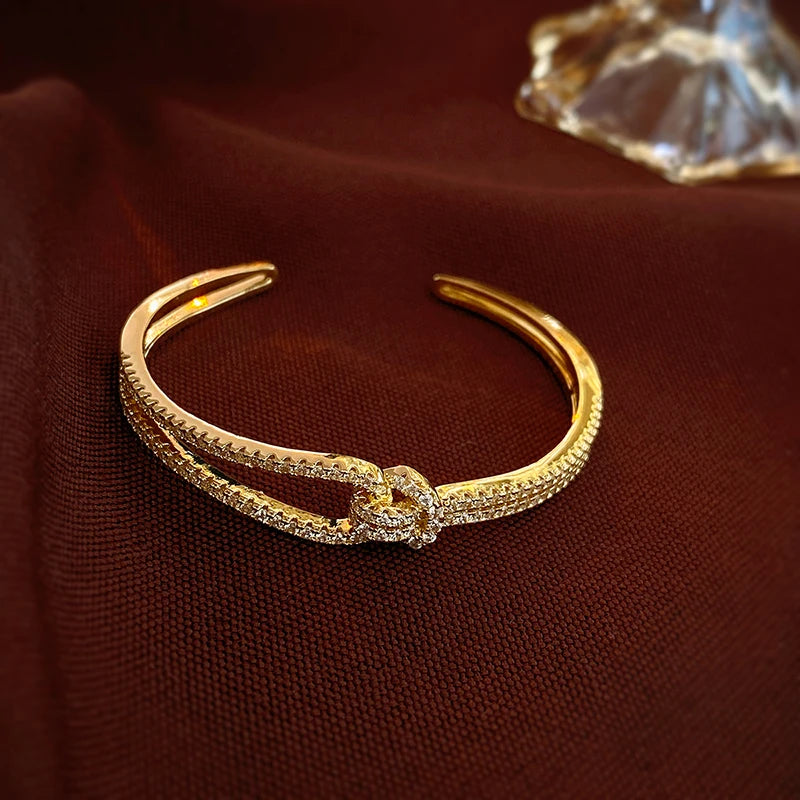 Bracelet Manchette Zircon Plein Cuivre Plaqué Or – Nœud Minimaliste Femme Mariage Soirée
