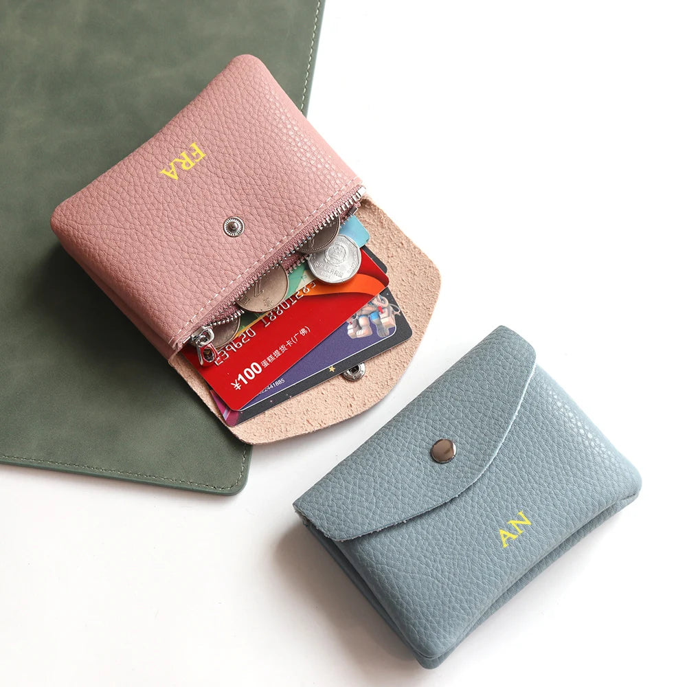Portefeuille Femme Cuir PU Personnalisable Lettres Nom - Porte-Carte Monnaie Compact Rabat Cadeau Unique