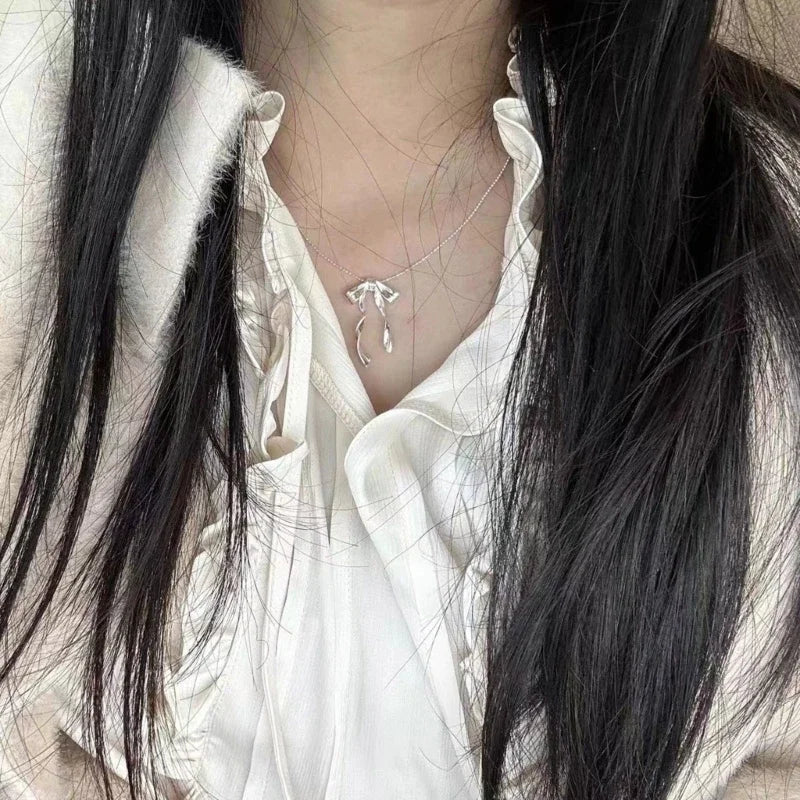 Collier Pendentif Nœud Papillon Délicat - Chaîne Clavicule Tendance
