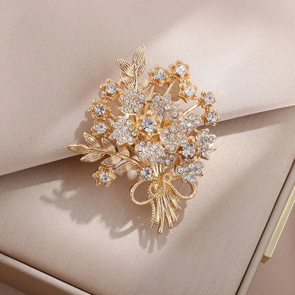 Broche Fleur Strass Luxe - Pin's Bouquet Cristal Élégant Mariage Soirée
