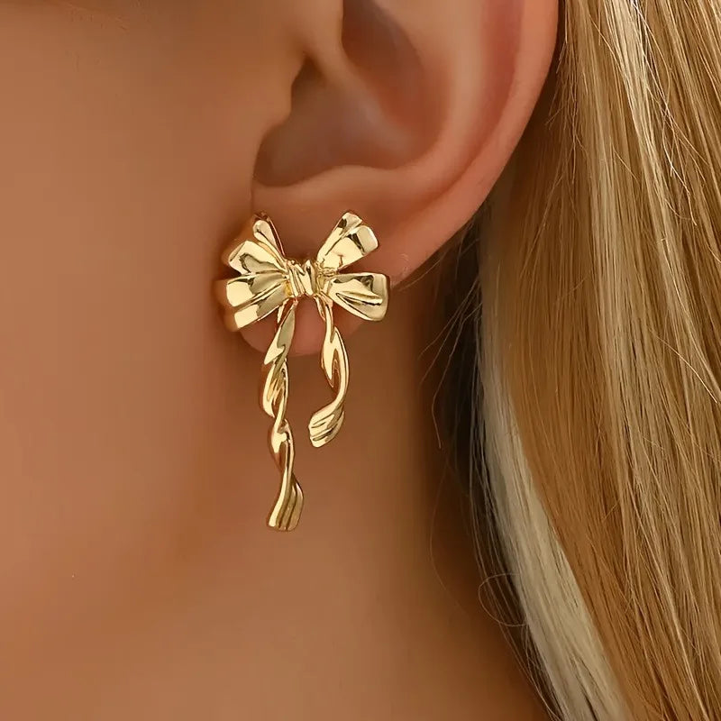 Boucles d'Oreilles Nœud Papillon – Puces Élégantes Tendance Femme