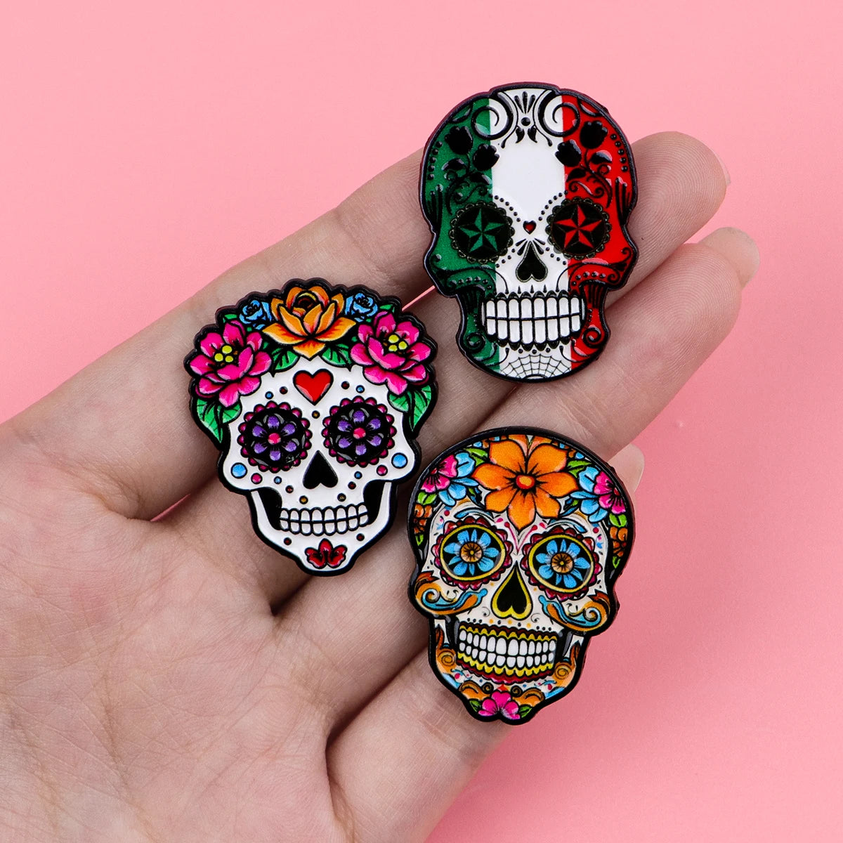 Pin's Émaillé Weird Girl Club Designs Alternatifs – Broche Badge Métal Unisexe