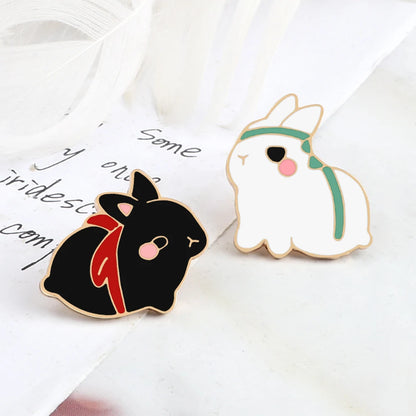 Pin's Émaillé Lapin Mignon Cartoon Noir Blanc – Broche Badge Bunny Adorable Unisexe