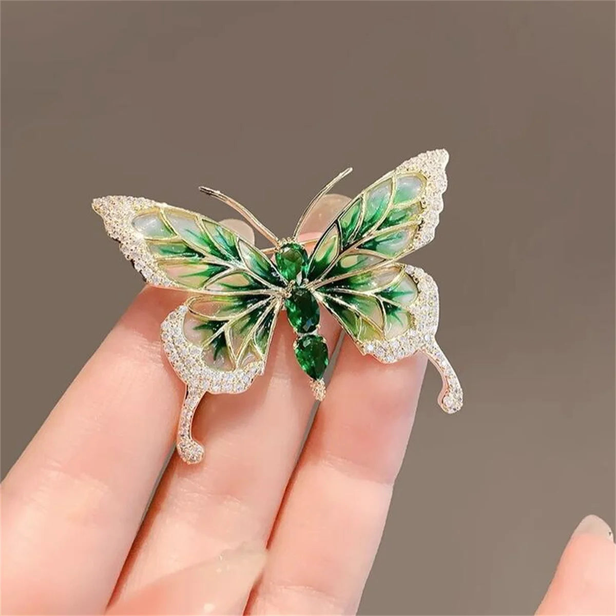 Broche Papillon Luxueuse Exquise – Pin's Fleur Poitrine Élégant Femme