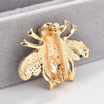 Broche Abeille Mignonne Émail Noir Cristaux Zircons – Pin's Luxe Charm Femme