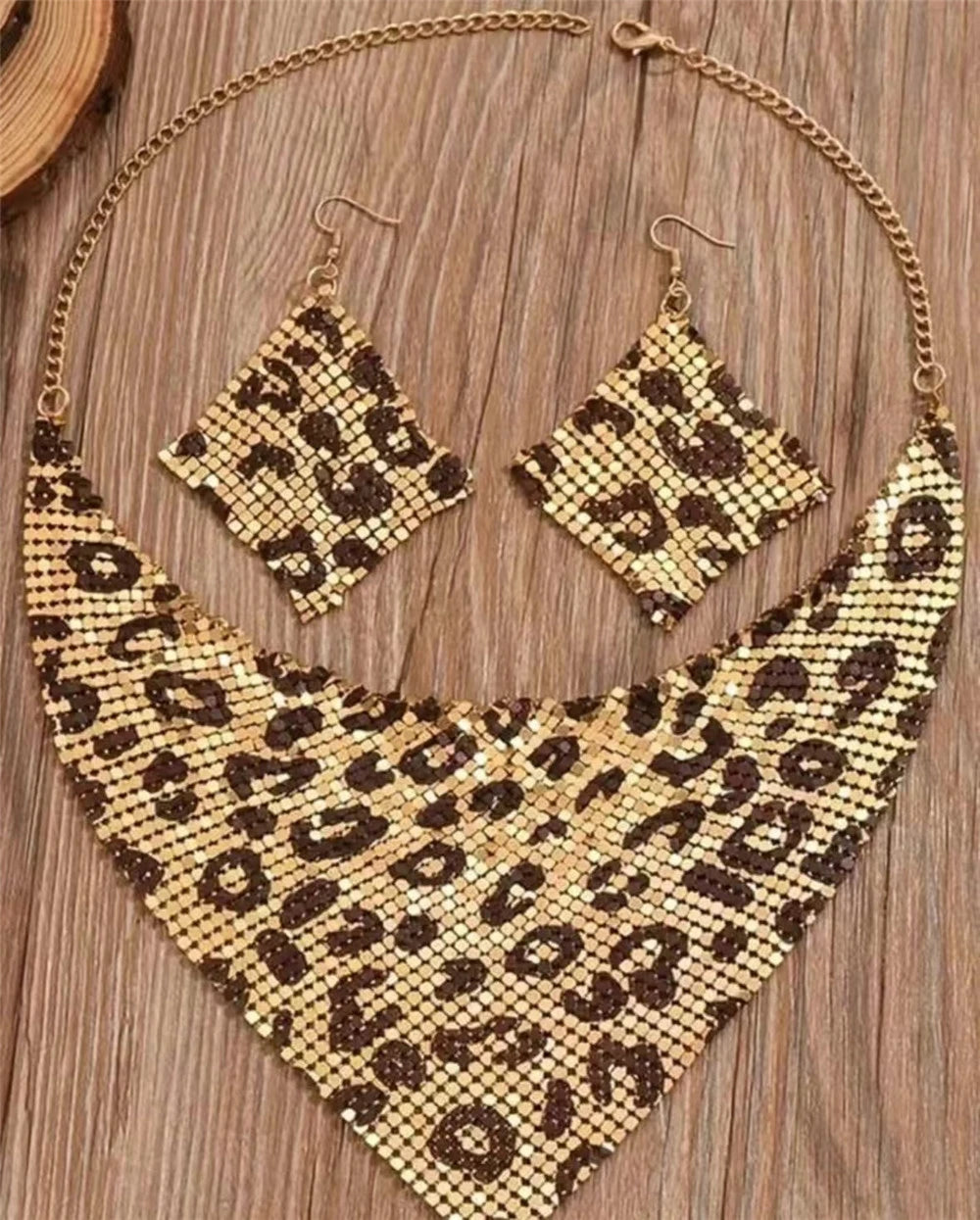 Ensemble Bijoux Imprimé Léopard – Collier Bavette Boucles Pendantes Sexy