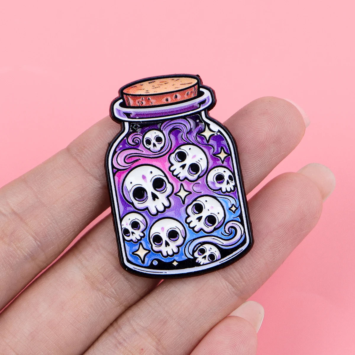 Pin's Émaillé Weird Girl Club Designs Alternatifs – Broche Badge Métal Unisexe